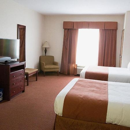 Pomeroy Inn&Suites Fort St. John Buitenkant foto