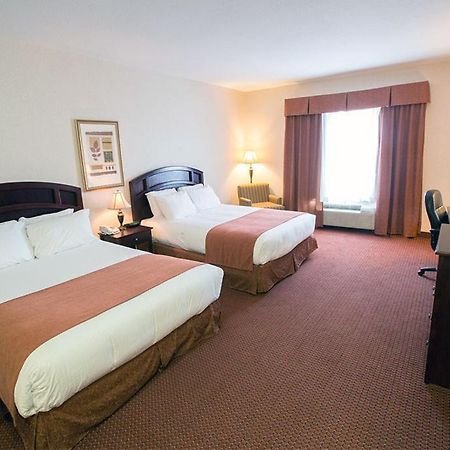 Pomeroy Inn&Suites Fort St. John Buitenkant foto