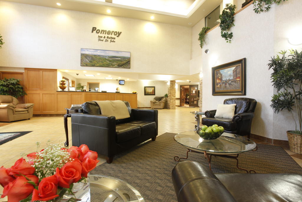 Pomeroy Inn&Suites Fort St. John Buitenkant foto